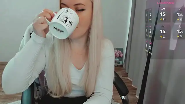 AllAboutLoveXx online show from 10-30-25, 06:55