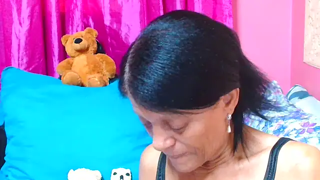 Snapshot of SLUTTYROXY chatting on 03-23-25, 06:05 SLUTTYROXY online show from 03-23-25, 06:05