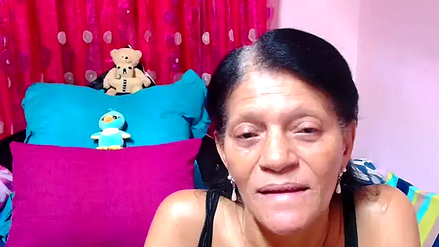 Snapshot of SLUTTYROXY chatting on 09-29-25, 05:58 SLUTTYROXY online show from 09-29-25, 05:58