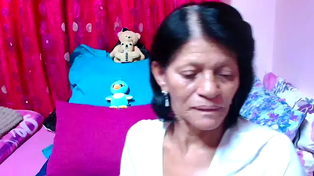 Snapshot of SLUTTYROXY chatting on 09-19-25, 07:34 SLUTTYROXY online show from 09-19-25, 07:34