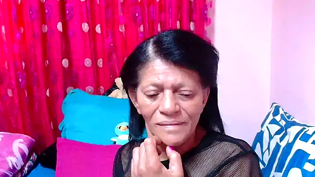 SLUTTYROXY online show from 11-17-25, 05:44