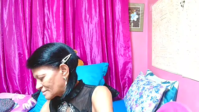 Snapshot of SLUTTYROXY chatting on 03-18-25, 02:29 SLUTTYROXY online show from 03-18-25, 02:29