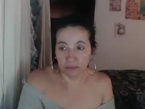 Snapshot of stefilove10 chatting on 03-18-25, 04:50 stefilove10 online show from 03-18-25, 04:50