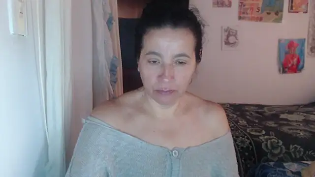 Snapshot of stefilove10 chatting on 02-12-25, 02:32 stefilove10 online show from 02-12-25, 02:32