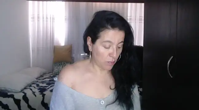 Snapshot of stefilove10 chatting on 01-09-25, 02:51 stefilove10 online show from 01-09-25, 02:51