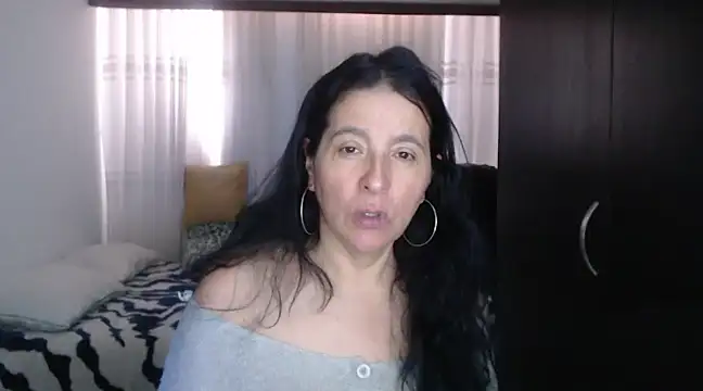 Snapshot of stefilove10 chatting on 01-09-25, 05:54 stefilove10 online show from 01-09-25, 05:54