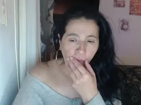 Snapshot of stefilove10 chatting on 03-04-25, 06:07 stefilove10 online show from 03-04-25, 06:07