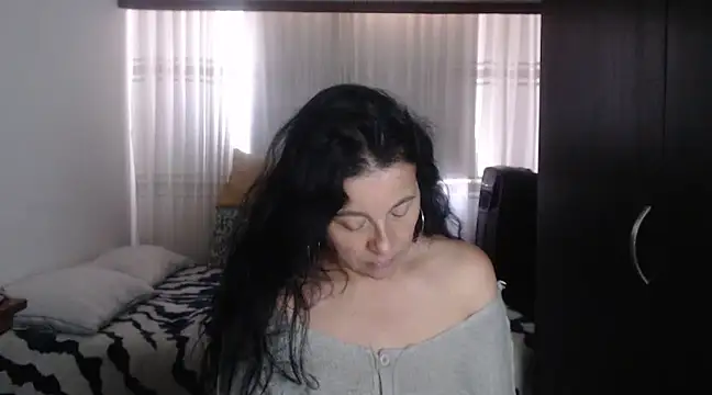 Snapshot of stefilove10 chatting on 01-10-25, 02:34 stefilove10 online show from 01-10-25, 02:34