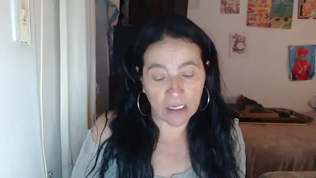 Snapshot of stefilove10 chatting on 10-06-25, 04:08 stefilove10 online show from 10-06-25, 04:08