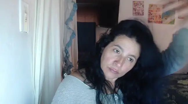 Snapshot of stefilove10 chatting on 02-26-25, 01:43 stefilove10 online show from 02-26-25, 01:43