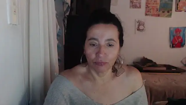 Snapshot of stefilove10 chatting on 10-14-25, 02:28 stefilove10 online show from 10-14-25, 02:28