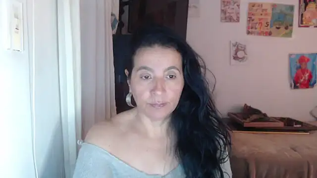 Snapshot of stefilove10 chatting on 10-28-25, 02:16 stefilove10 online show from 10-28-25, 02:16