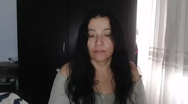 Snapshot of stefilove10 chatting on 12-18-24, 03:00 stefilove10 online show from 12-18-24, 03:00