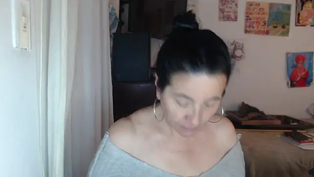 Snapshot of stefilove10 chatting on 10-10-25, 07:04 stefilove10 online show from 10-10-25, 07:04