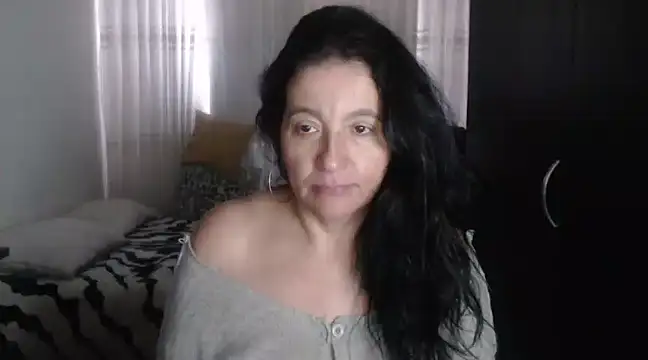 Snapshot of stefilove10 chatting on 01-10-25, 05:34 stefilove10 online show from 01-10-25, 05:34