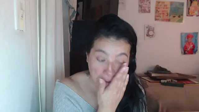 Snapshot of stefilove10 chatting on 09-12-25, 04:07 stefilove10 online show from 09-12-25, 04:07