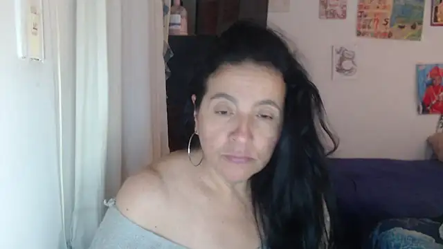 stefilove10 online show from 04-17-26, 03:37