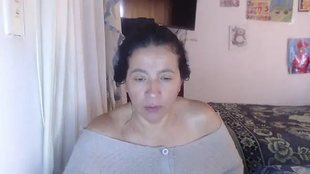 Snapshot of stefilove10 chatting on 02-06-25, 06:24 stefilove10 online show from 02-06-25, 06:24