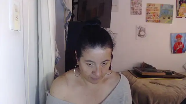 Snapshot of stefilove10 chatting on 09-29-25, 02:34 stefilove10 online show from 09-29-25, 02:34