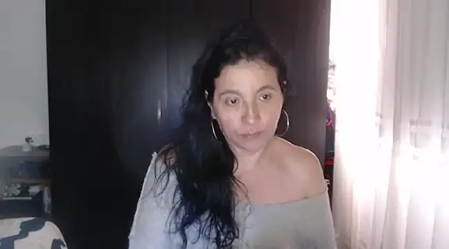 Snapshot of stefilove10 chatting on 12-17-24, 06:09 stefilove10 online show from 12-17-24, 06:09