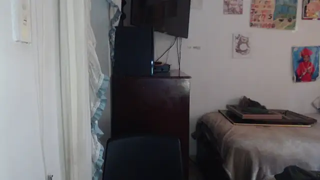 Snapshot of stefilove10 chatting on 09-25-25, 02:01 stefilove10 online show from 09-25-25, 02:01