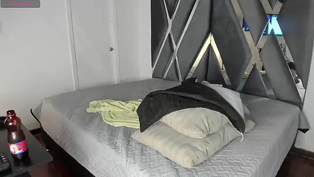 moonsweet1 online show from 04-25-26, 05:21