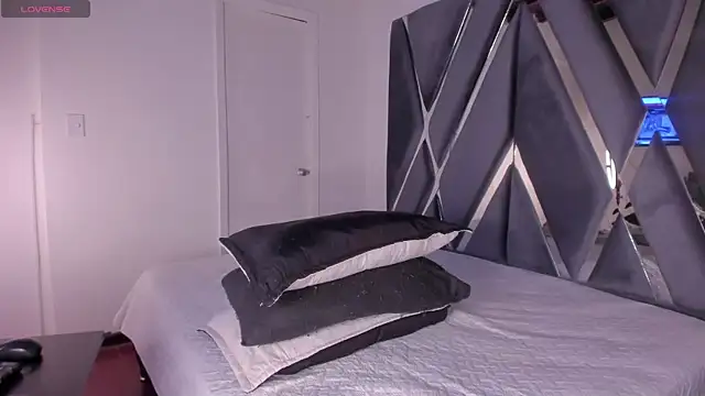 moonsweet1 online show from 09-18-25, 05:49