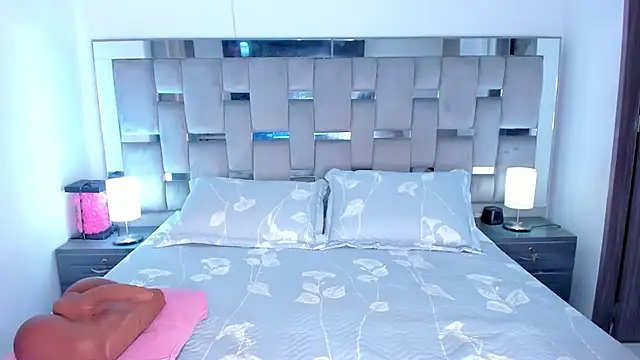 Cammiila online show from 12-22-25, 11:16