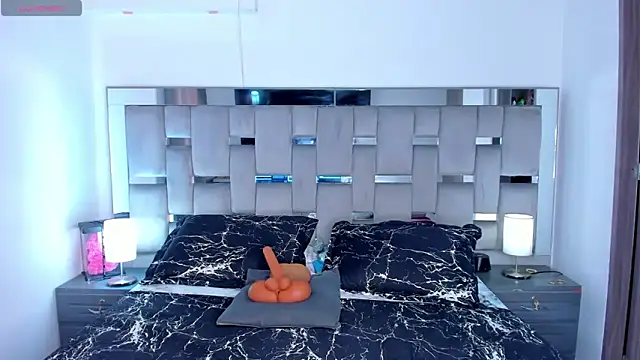 Cammiila online show from 03-02-26, 01:40