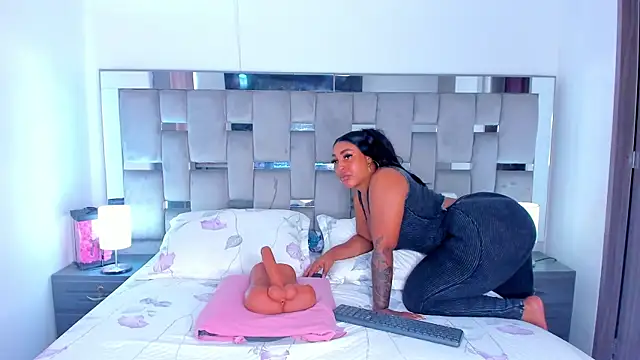 Cammiila online show from 01-09-26, 04:25