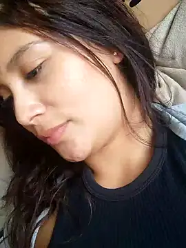 Snapshot of kinky_mila@xh chatting on 01-19-25, 11:21 kinky milaxh online show from 01-19-25, 11:21