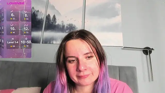 MilaniaCute online show from 11-21-25, 06:51