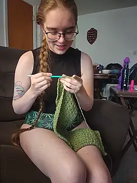 Izzy Hellbourne online show from 06-04-26, 07:07