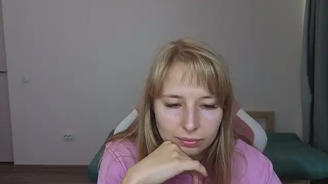 Snapshot of Jessy_Ginger chatting on 10-01-25, 12:31 Jessy Ginger online show from 10-01-25, 12:31