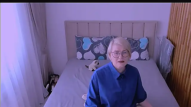 Snapshot of sabrinamacmarren chatting on 04-20-26, 01:03 sabrinamacmarren online show from 04-20-26, 01:03