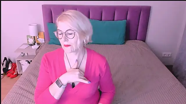 sabrinamacmarren online show from 11-01-25, 02:55