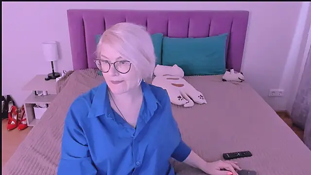 sabrinamacmarren online show from 09-25-25, 02:56