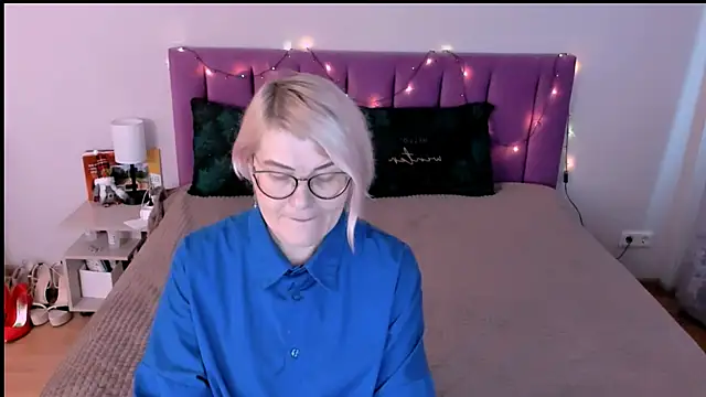 sabrinamacmarren online show from 12-14-25, 11:27