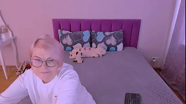 sabrinamacmarren online show from 02-17-26, 06:44