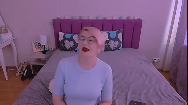 sabrinamacmarren online show from 02-16-26, 09:41