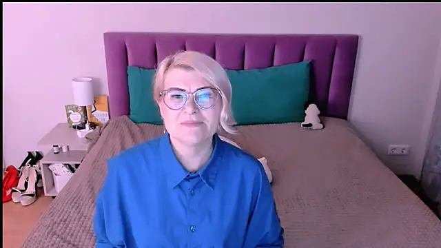 sabrinamacmarren online show from 11-06-25, 03:16