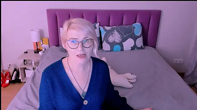 sabrinamacmarren online show from 10-03-25, 06:53