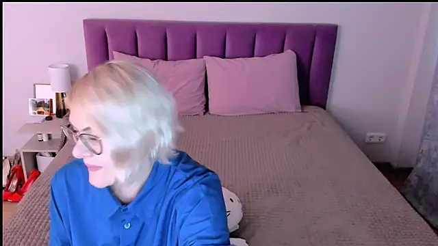 sabrinamacmarren online show from 11-23-25, 12:26