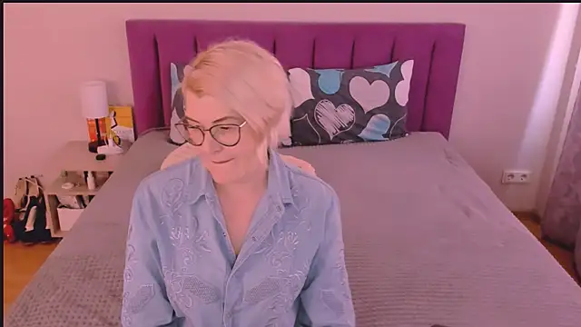 sabrinamacmarren online show from 10-09-25, 11:44