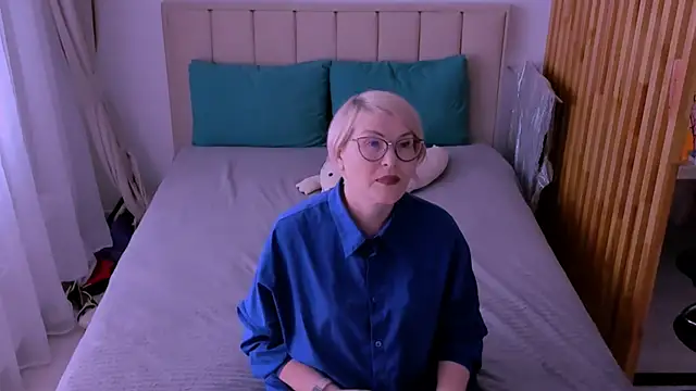 sabrinamacmarren online show from 03-08-26, 09:34