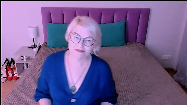 sabrinamacmarren online show from 09-23-25, 05:31