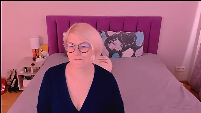 sabrinamacmarren online show from 10-13-25, 12:07