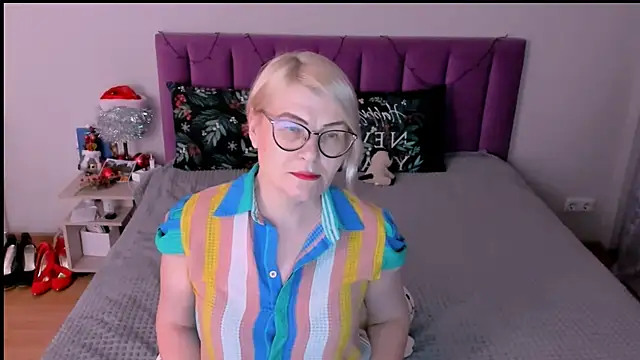 sabrinamacmarren online show from 01-12-26, 02:46