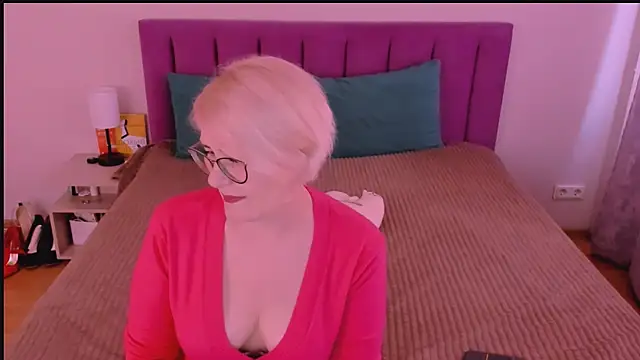 sabrinamacmarren online show from 09-29-25, 02:01