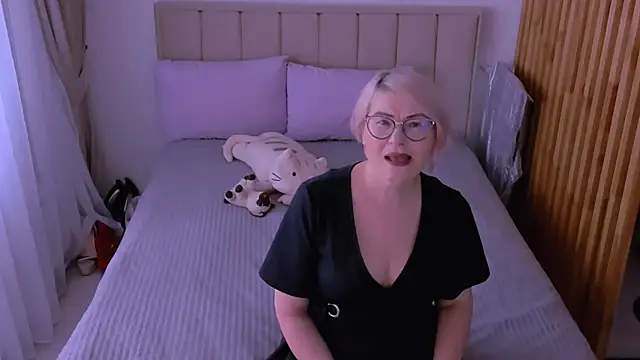 sabrinamacmarren online show from 03-22-26, 09:44